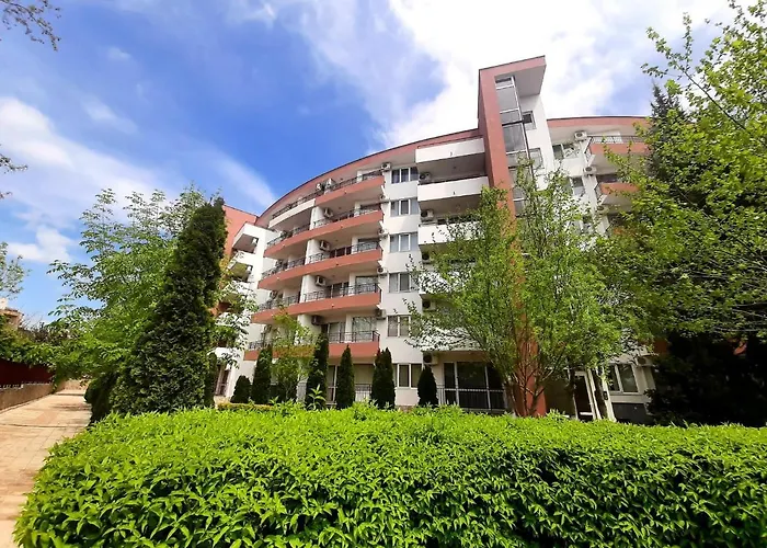 Апартамент Riviera By Kalina Resort,