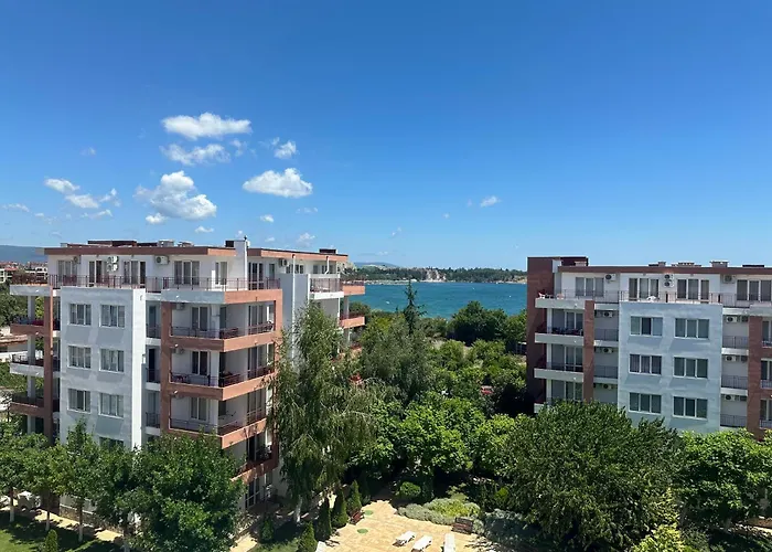 Riviera By Kalina Resort, Равда