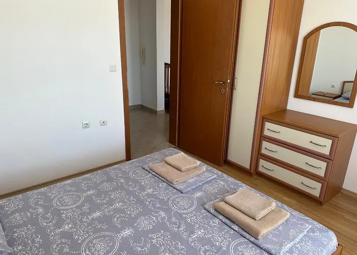 Апартамент Riviera By Kalina Resort,