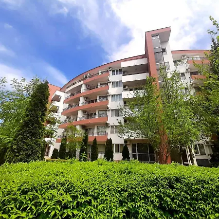 アパート Riviera By Kalina Resort,