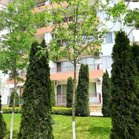 アパート Riviera By Kalina Resort, ラヴダ