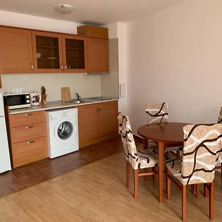 アパート Riviera By Kalina Resort,