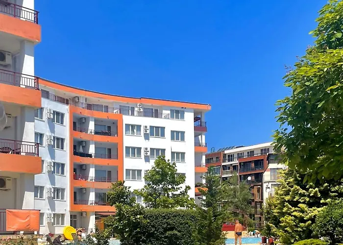 Riviera By Kalina Resort, Равда