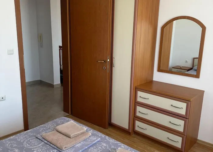 Riviera By Kalina Resort, Равда