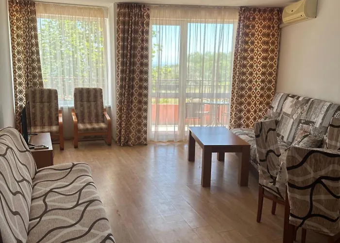 Апартамент Riviera By Kalina Resort, Равда