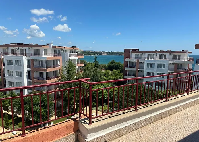 Апартамент Riviera By Kalina Resort,